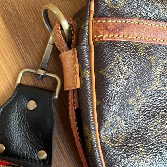 Louis Vuitton Vintage Authentic Handbag - Picture 13 of 16